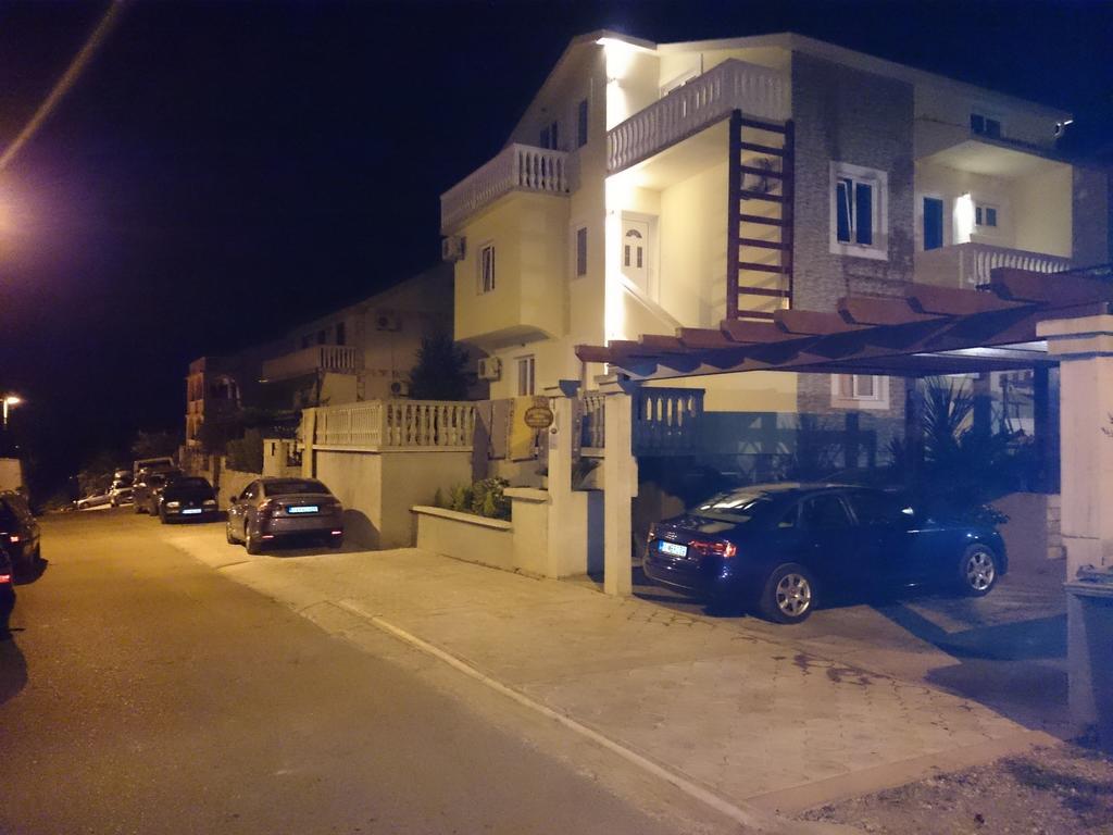Apartments Sandra Tivat Zewnętrze zdjęcie