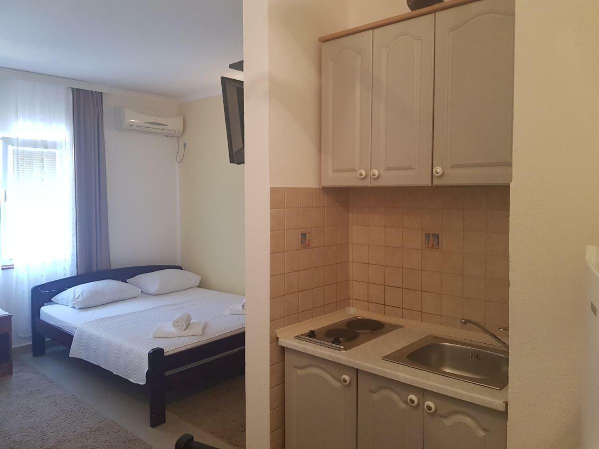 Apartments Sandra Tivat Zewnętrze zdjęcie